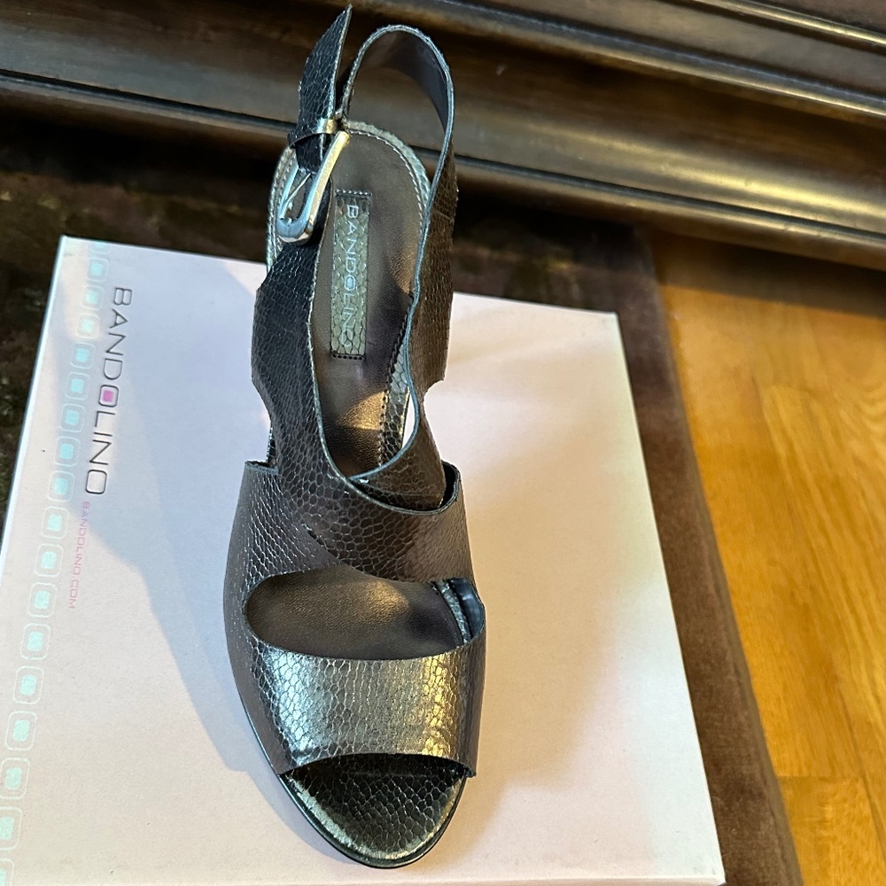 New- Never Worn Bandolino BDZALLA Heel